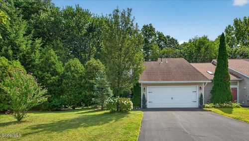 17 Green Meadow Dr, Clifton Park, NY, 12065-1833 | Card Image