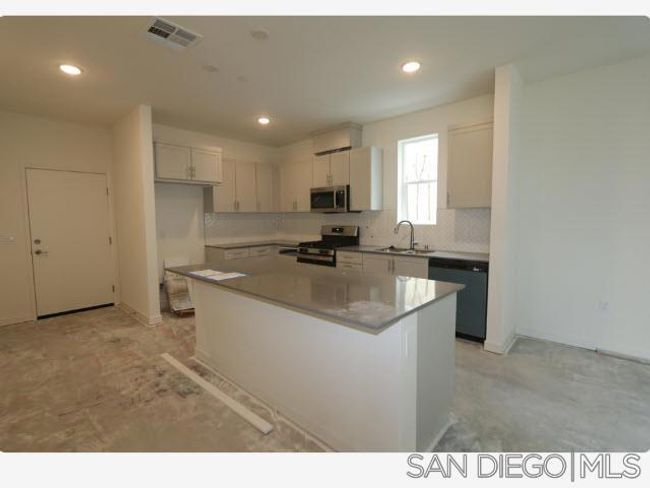 UNIT-61 - 5355 Seacliff Pl, Condo with 3 bedrooms, 2 bathrooms and 2 parking in San Diego CA | Image 7