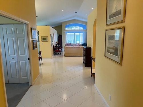 10036 Diamond Lake Rd, Boynton Beach, FL, 33437-5519 | Card Image