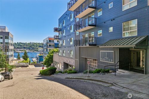 813-701 Galer St, Seattle, WA, 98109-3557 | Card Image