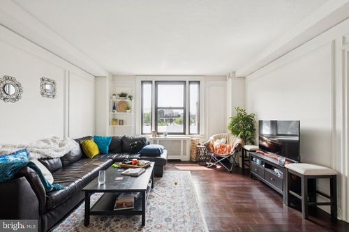 apt-302-2031 Locust St, PHILADELPHIA, PA, 19103-5609 | Card Image