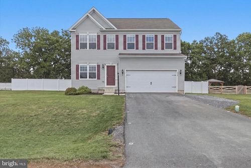 304 Paradise View Dr, GREENCASTLE, PA, 17225-8213 | Card Image