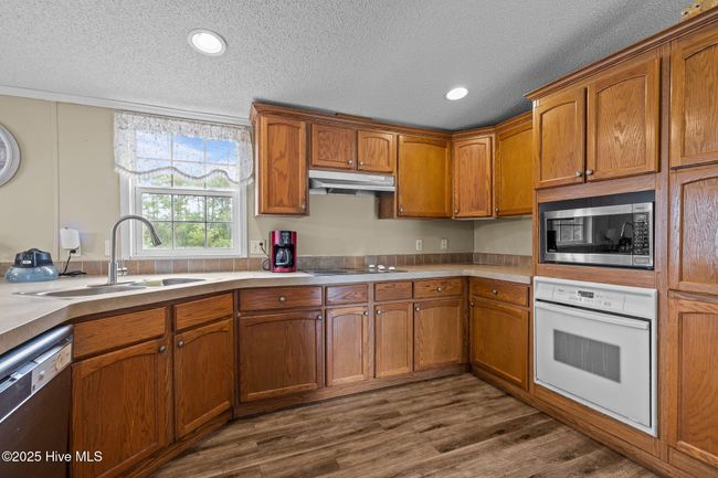 Wall oven. | Image 9