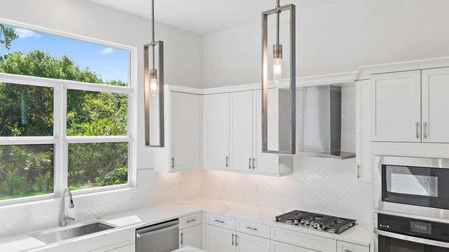 228 Se Via Sangro, House other with 3 bedrooms, 2 bathrooms and null parking in Port St. Lucie FL | Image 4