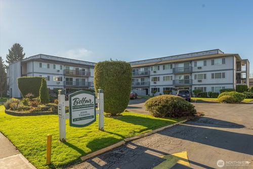 209-2005 Tibbetts Dr, Longview, WA, 98632-4292 | Card Image