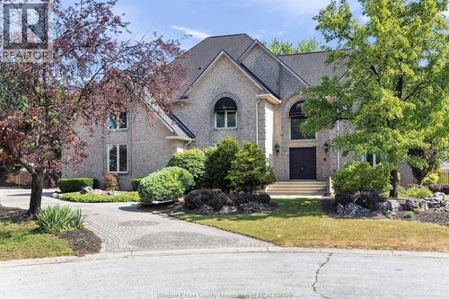 15 Fasan Cres, Tecumseh, ON, N8N4L1 | Card Image