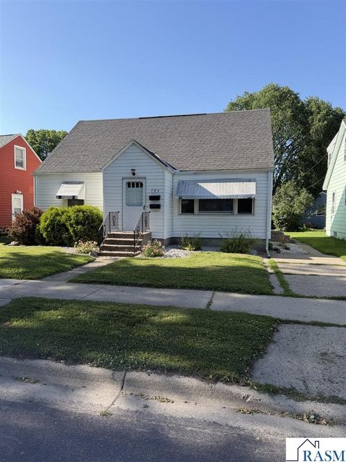 726 South Avenue, North Mankato, MN, 56003 | Card Image