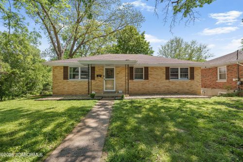 107 S Polk St, Jefferson City, MO, 65101-4243 | Card Image