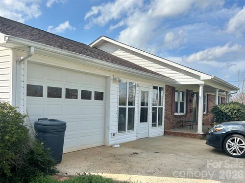 357 Pruitt Houser St, Lincolnton, NC, 28092-4197 | Card Image