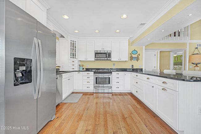 24 Pender St, House other with 5 bedrooms, 5 bathrooms and 1 parking in Ocean Isle Beach NC | Image 6