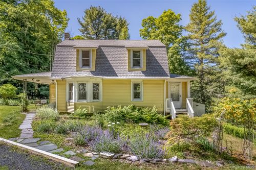 366 Vista Maria Rd, Pine Bush, NY, 12566-5127 | Card Image
