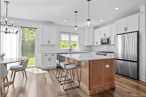 3515 Bennington Dr, Fishkill, NY, 12524-4996 | Card Image