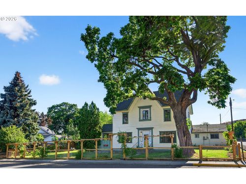 381 N Main St, Dufur, OR, 97021-7013 | Card Image