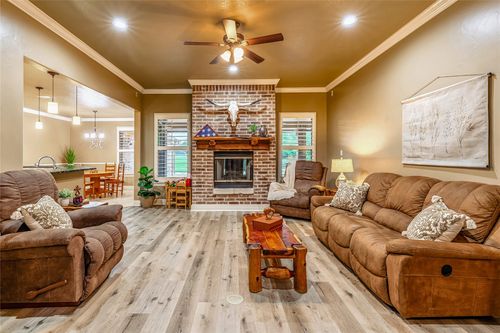 136 Oakwood Ct, Lakeside, TX, 76135-4932 | Card Image