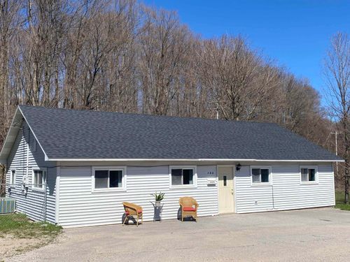 790 Case Rd, Beulah, MI, 49617-9775 | Card Image