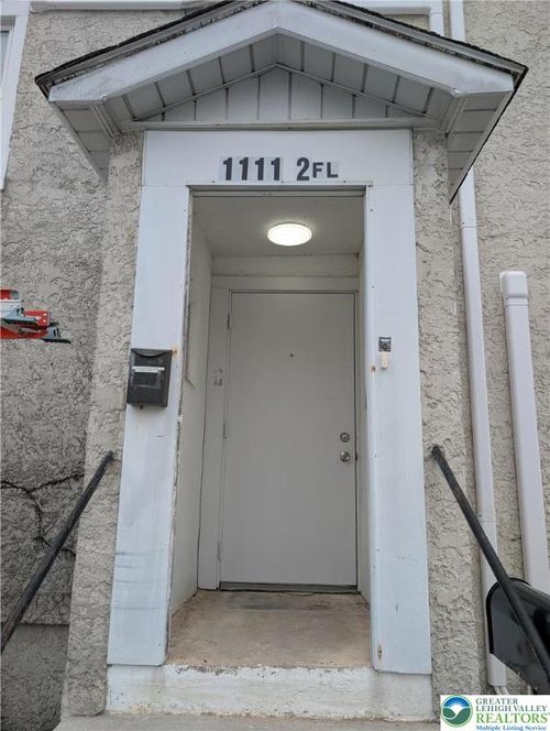 fl-2nd-1111 Catasauqua Rd, Whitehall, PA, 18052-5505 | Card Image