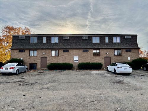 4-4107 Orchard Dale Dr Nw, Canton, OH, 44709-4609 | Card Image