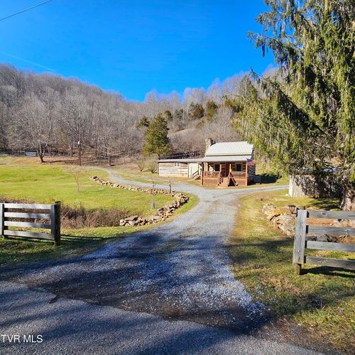 7697 Blue Grass Trl, Saltville, VA, 24370 | Card Image