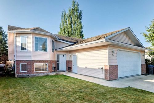 20 Wilson Close, Sylvan Lake, AB, T4S1R2 | Card Image