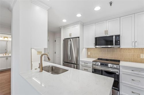 b-601-300 Johnson Ferry Rd Ne, Sandy Springs, GA, 30328-4182 | Card Image