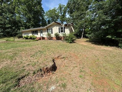 166 Foxfire Dr, GAFFNEY, SC, 29340-5150 | Card Image