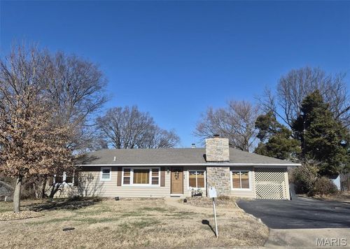 34 James Dr, Saint Charles, MO, 63301-4806 | Card Image