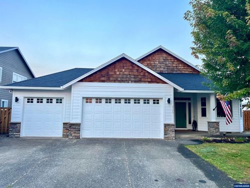 325 Grizzly St, Aumsville, OR, 97325-9614 | Card Image