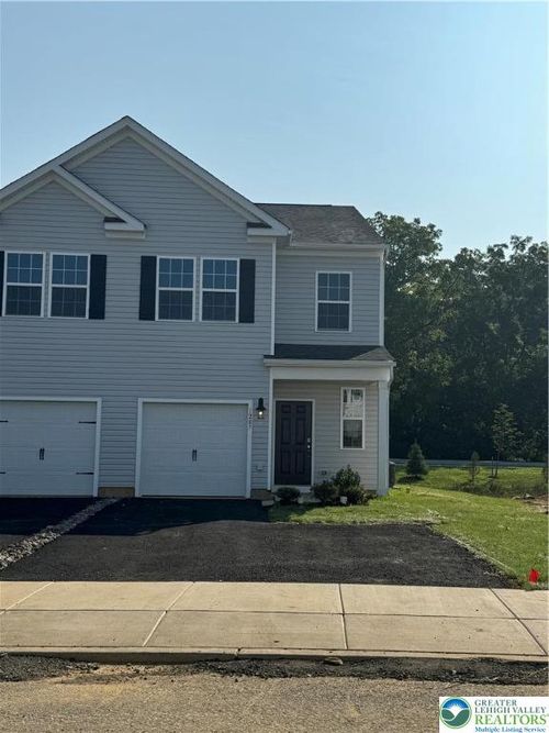 1207 Susan Cir, Breinigsville, PA, 18031-8729 | Card Image