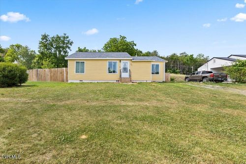 82 Greenway Street, Greeneville, TN, 37743 | Card Image