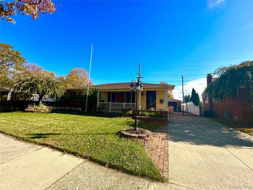 114 Lyons Dr, Troy, MI, 48083-1060 | Card Image