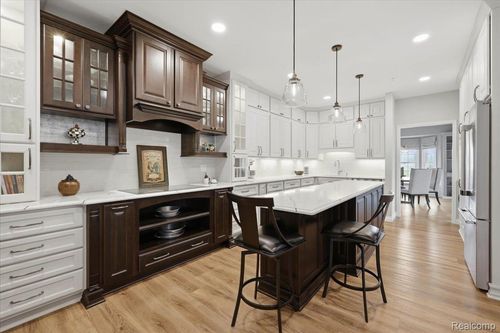 150 Burniah Ln, Lake Orion, MI, 48362-2060 | Card Image