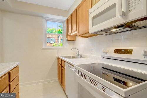 4837 27th Rd S, ARLINGTON, VA, 22206-1301 | Card Image