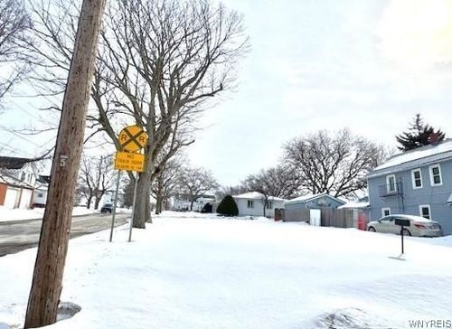 49 E Courtney St, Dunkirk, NY, 14048-2840 | Card Image