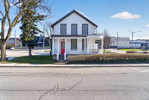 4456 Park St, Niagara Falls, ON, L2E2P6 | Card Image