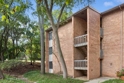 1B - 1607 Fairway Drive, Condo with 1 bedrooms, 1 bathrooms and 1 parking in Lisle IL | Image 3