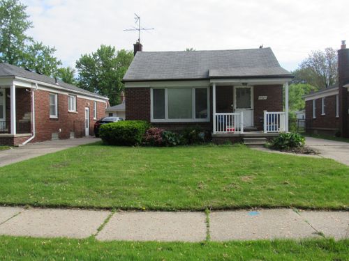 19927 Lochmoor St, Harper Woods, MI, 48225-1745 | Card Image