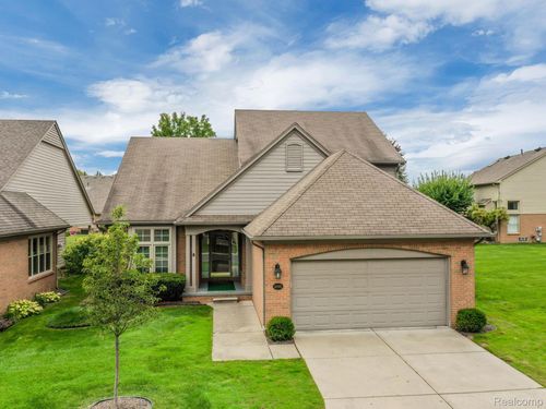 43585 Perignon Dr, Sterling Heights, MI, 48314-1924 | Card Image
