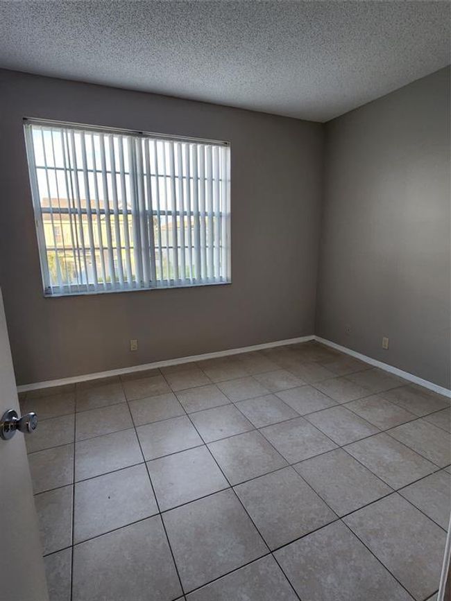 51 - 51 Whitehead Cir, Townhouse with 2 bedrooms, 2 bathrooms and null parking in Weston FL | Image 12
