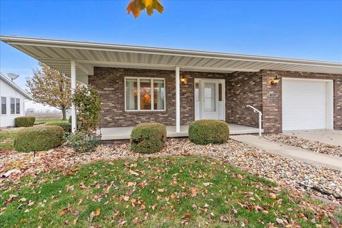 703 Kingwood Dr, El Paso, IL, 61738-9321 | Card Image