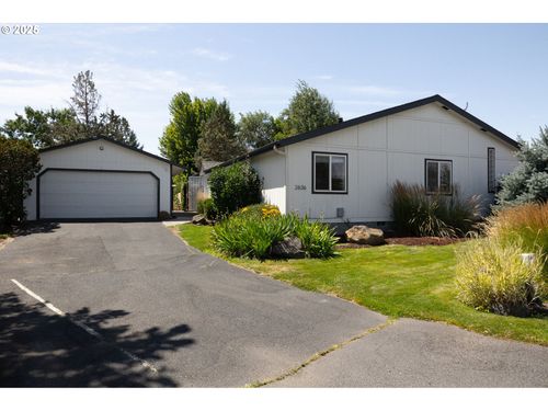 2636 Sw Mariposa Loop, Redmond, OR, 97756-8924 | Card Image