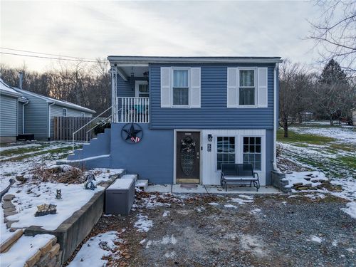 394 Country Club Dr, Ellwood City, PA, 16117-4912 | Card Image