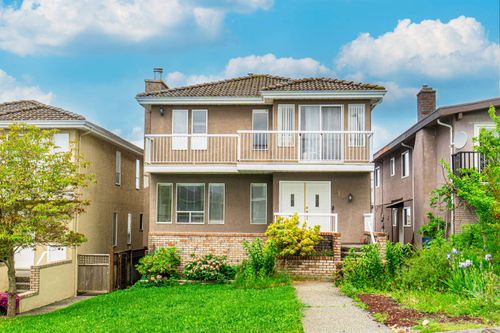 111 Grosvenor Ave, Burnaby, BC, V5B3N7 | Card Image