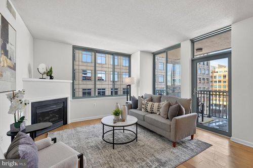 apt-817-851 N Glebe Rd, ARLINGTON, VA, 22203-4154 | Card Image