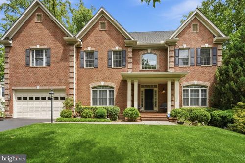 8104 Revatom Ct, Dunn Loring, VA, 22027-1304 | Card Image