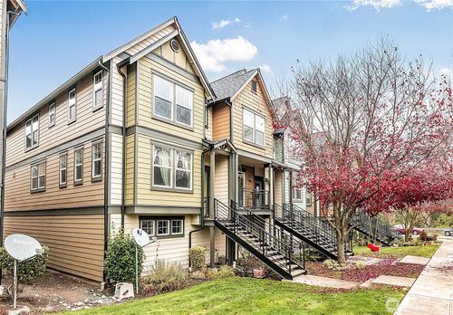 2612 Sw Myrtle St, Seattle, WA, 98106-1753 | Card Image