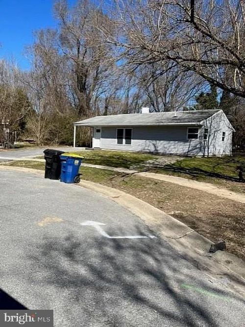 5 State Cir, DOVER, DE, 19901-5227 | Card Image