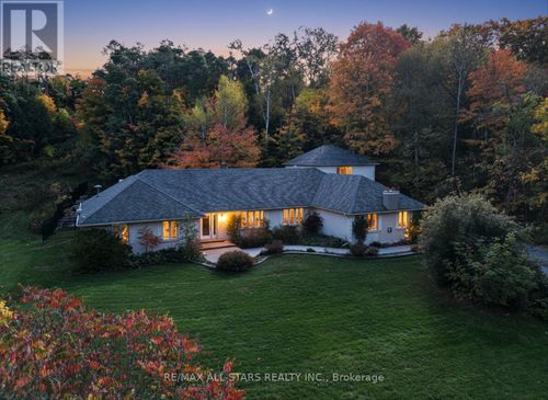 40 Algonquin Forest Dr, East Gwillimbury, ON, L9N0C6 | Card Image