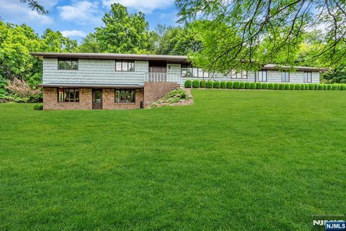 366 W Saddle River Rd, Upper Saddle River, NJ, 07458-1621 | Card Image