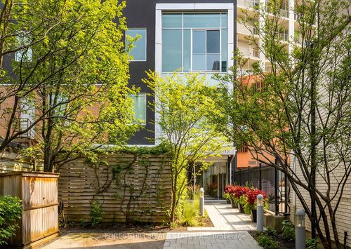 301-113 Dupont Street, Toronto, ON, M5R1V4 | Card Image