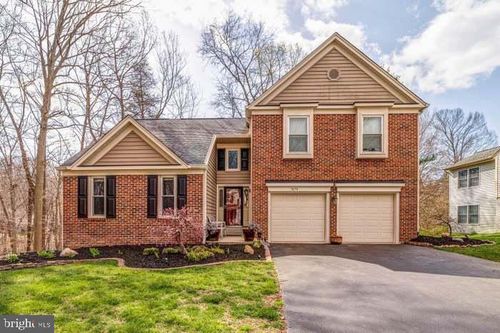 7679 Green Garland Dr, SPRINGFIELD, VA, 22153-2142 | Card Image